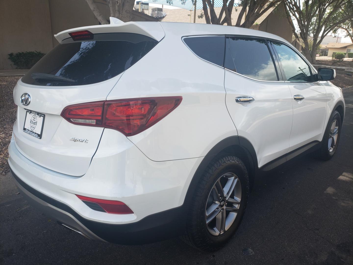 2017 WHITE /gray and black Hyundai Santa Fe SE sport (5NMZT3LB6HH) with an 2.4L L4 DOHC 16V engine, 4-Speed Automatic transmission, located at 323 E Dunlap Ave., Phoenix, AZ, 85020, (602) 331-9000, 33.567677, -112.069000 - 2017 Hyundai Santa Fe Sport,........A Must See!! No accidents, Ice cold AC. The SUV is gorgeous inside and out. Power windows, Power door locks, Touch screen Stereo/CD Player, Phone sync, Bluetooth, Backup camera, Beautiful gray and black interior with gray cloth seats in near perfect condition, Inc - Photo#3